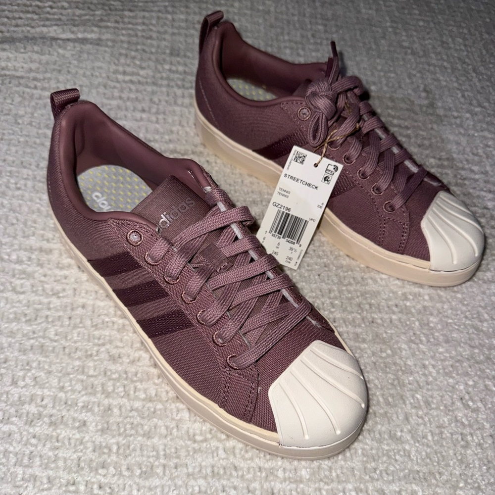 Adidas Women's Mauve Classic Sneakers